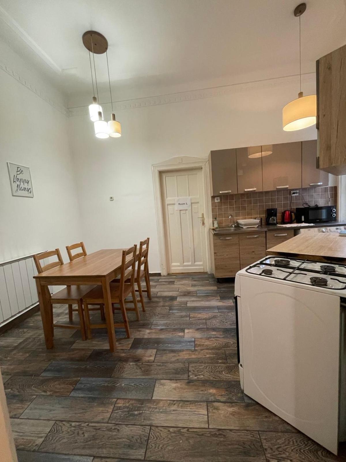 White Pearl Rooms Near Gozsdu Budapeszt Zewnętrze zdjęcie